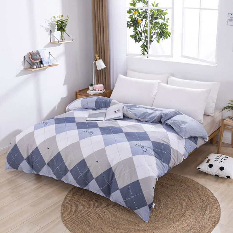 Reactive printing cotton duvet cover, featuring vibrant and durable patterns for a stylish and cozy bedroom look.