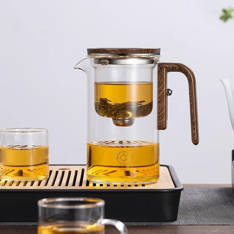 Enjoy perfectly brewed tea with our Magnetic Teapot featuring a water separation system for smooth flavor and precision pouring.